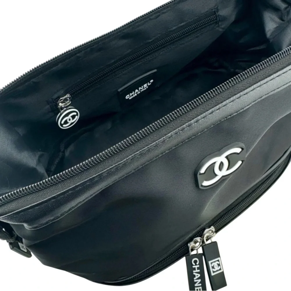 - Chanel Black Quilted Toiletry Bag with Iconic Double-C Logo - Picture 2 of 9